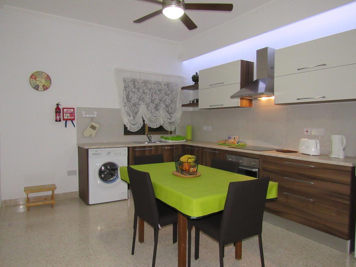 Central Studio Apartment Santa Vennera Екстер'єр фото